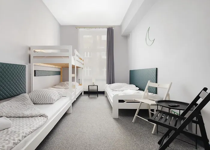 Moon New كراكوفيا