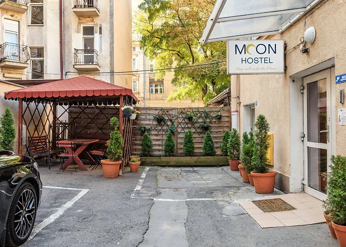 Moon New كراكوفيا