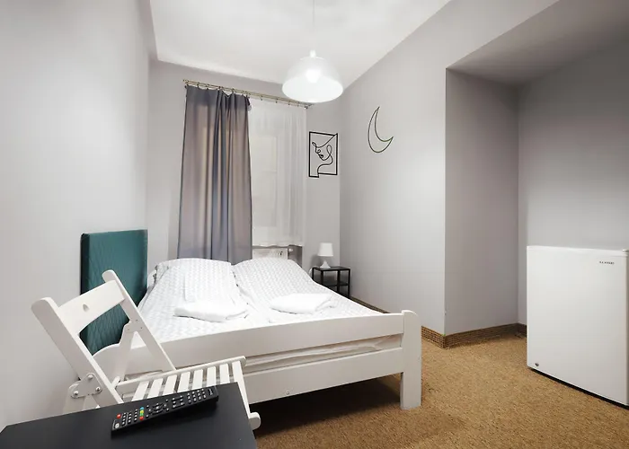 بيت شباب Moon New كراكوفيا