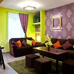 Moon Hostel *